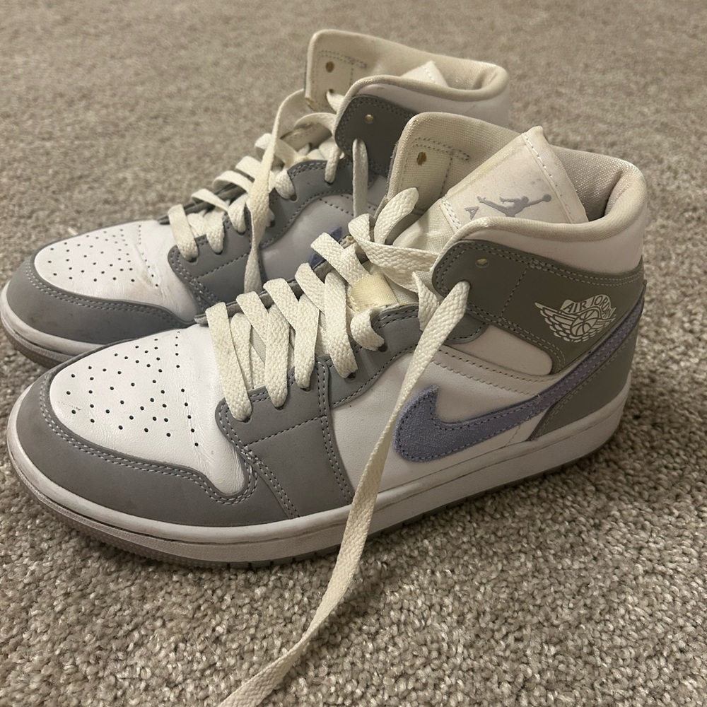 Jordan 1 mid